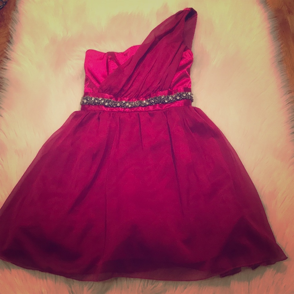 One shoulder dress